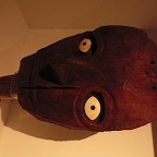 *masque funraire en bois muse national Lima